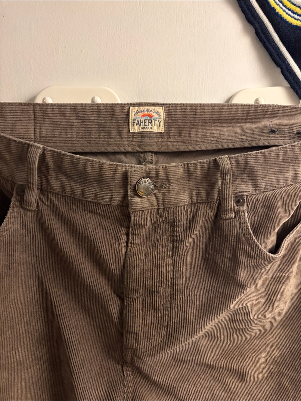 Faherty Men's Taupe Corduroy Pants 33 x 30